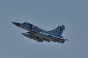 九游娱乐-英超球队使用传球路径预测模型优化球员站位与配合节奏，英超 用球