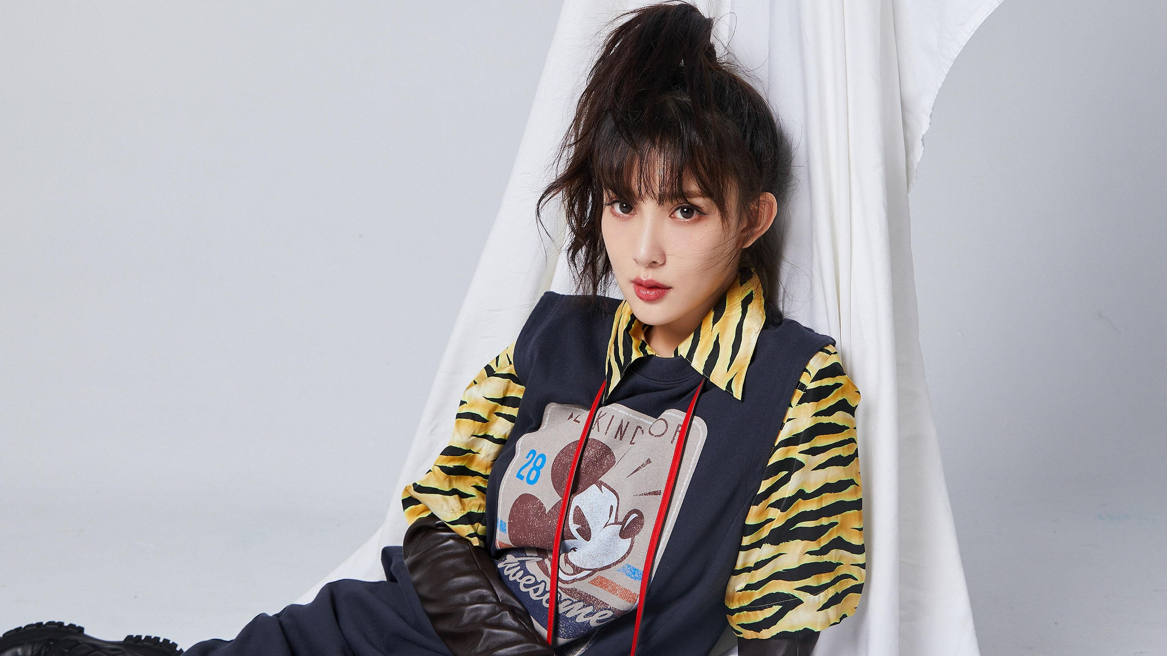 “新加坡世界游泳锦标赛:顶级选手争金拼搏,精彩绝伦”