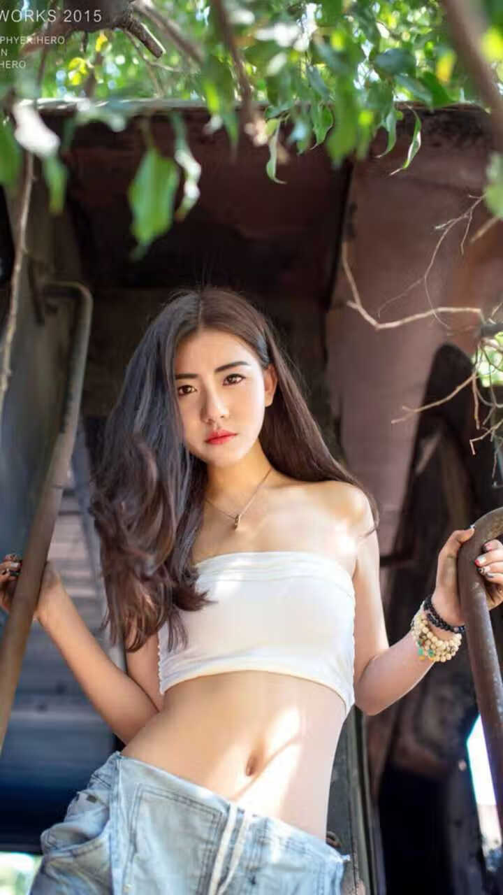 五大联赛球队是否在体能瓶颈期压缩中场布局,五大联赛球场容量排名